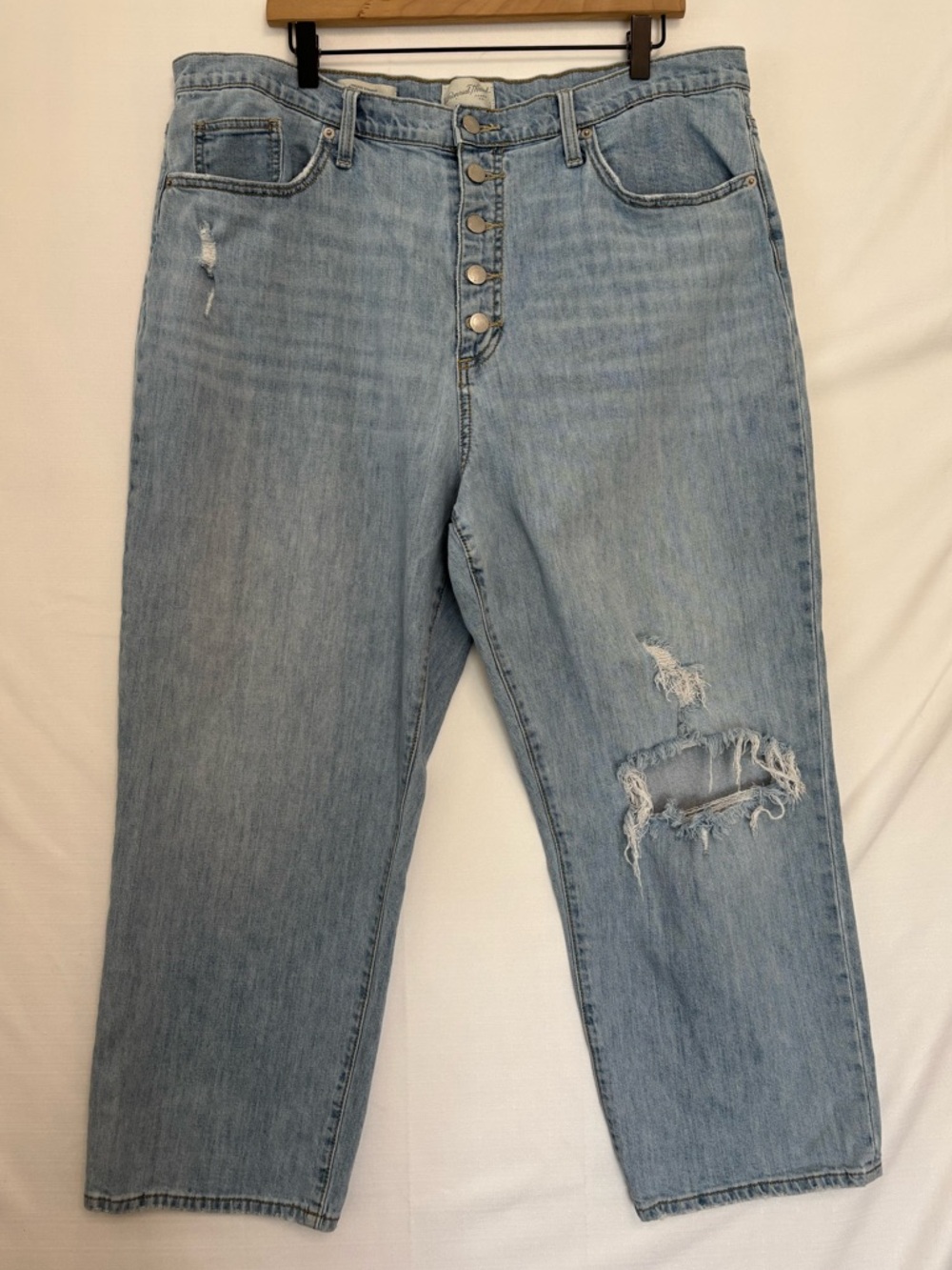UNIVERSAL THREAD Light Wash Vintage Straight Jeans Size 18